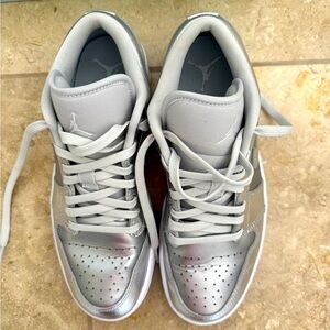 Air Jordan 1 Metallic Silver sneakers